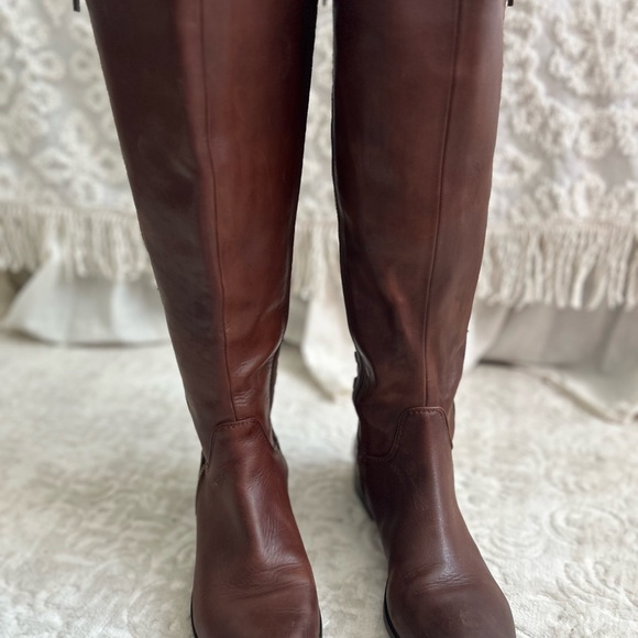 Gianni Bini Boot Knee High and Side Zipper color Brown shoes Size 8MW - Picture 3 of 16